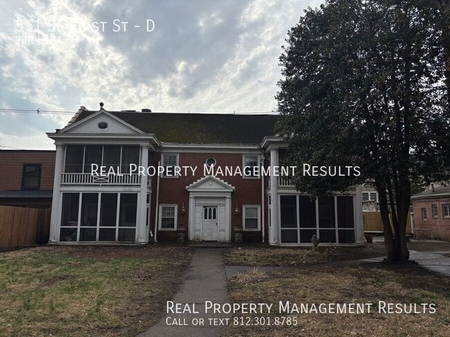 Building Photo - 511 SE 1st St Unit D