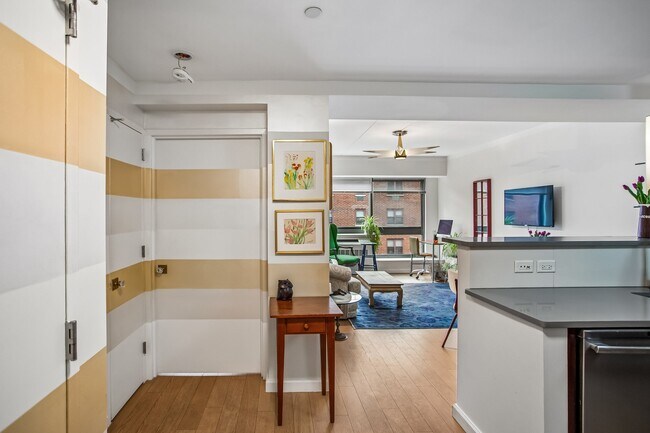 Photo - 535 W 52nd St Unit 6E