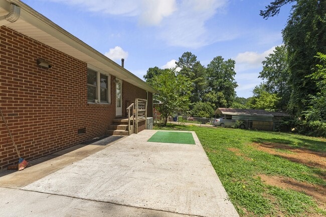 Photo - 2808 Bardwell Rd