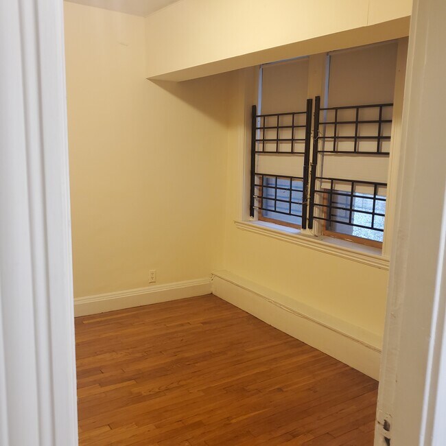 Photo - 7 Lothian Rd Unit 1