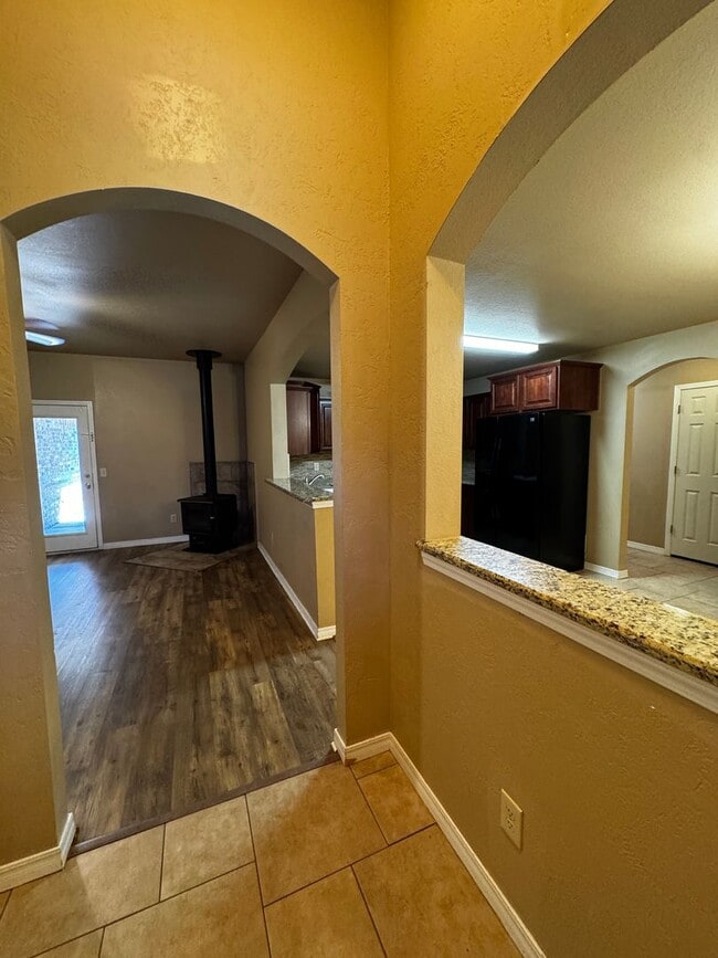 Photo - Located in Tradewinds! 3/2/2
