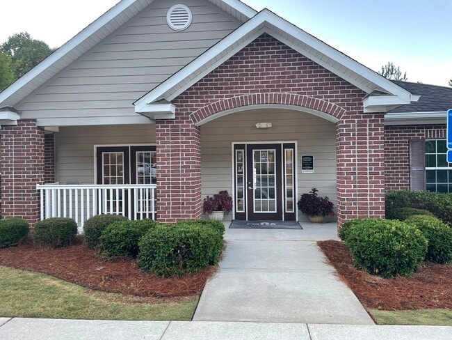 Photo - Skyline Trace Apartments