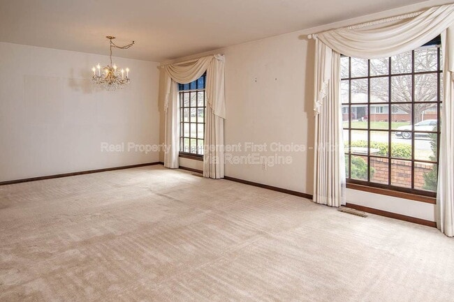 Photo - 244 Live Oak Ln