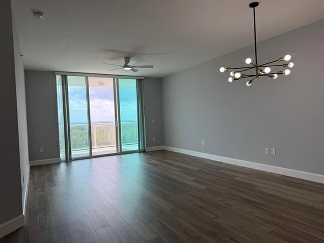 Photo - 15051 Royal Oaks Ln
