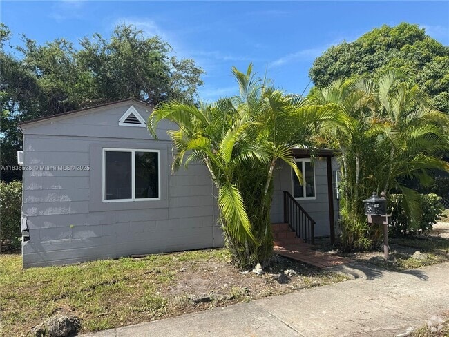 Building Photo - 1104 NW 64th St Rental