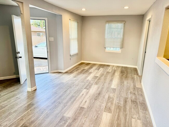 Photo - 4225 8th Ave