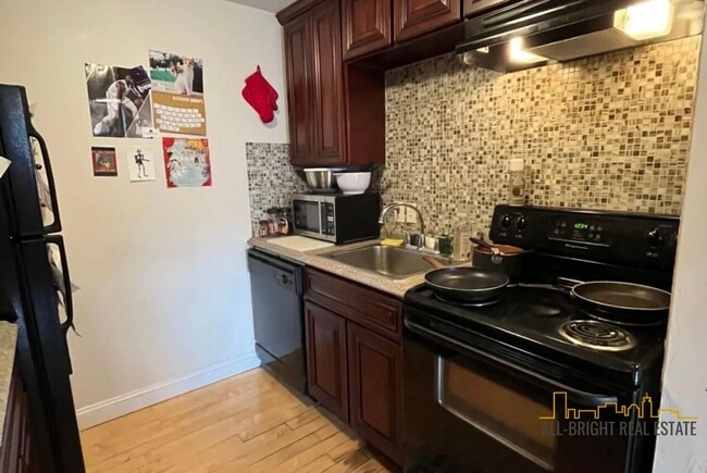 Building Photo - Large Studio - Balcony - Pool - Close to T Unit 42 Rental