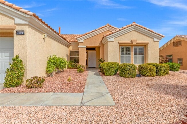 Photo - Gorgeous 2 Bedroom Furnished Modern Home