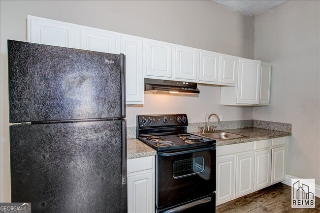 Photo - 230 Telfair St