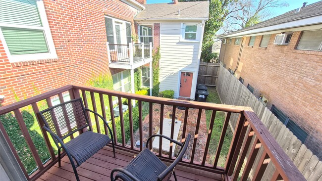 Building Photo - 2118 Oakdale St Unit 3