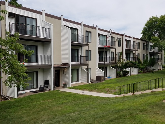 Briar Oaks - Briar Oaks Apartments