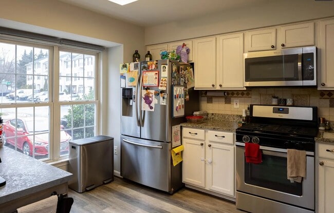 Photo - 1719 Wood Carriage Way