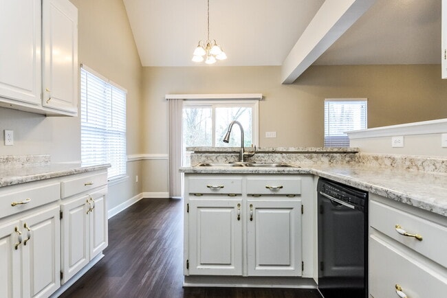 Photo - 209 Walnut Creek Dr