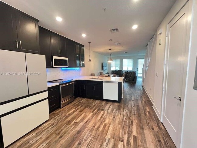 Building Photo - 10229 NW 64th Terrace