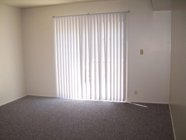 Photo - 404 S Prairie St