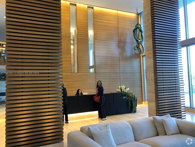 Building Photo - 16385 Biscayne Blvd Unit 1417 Rental