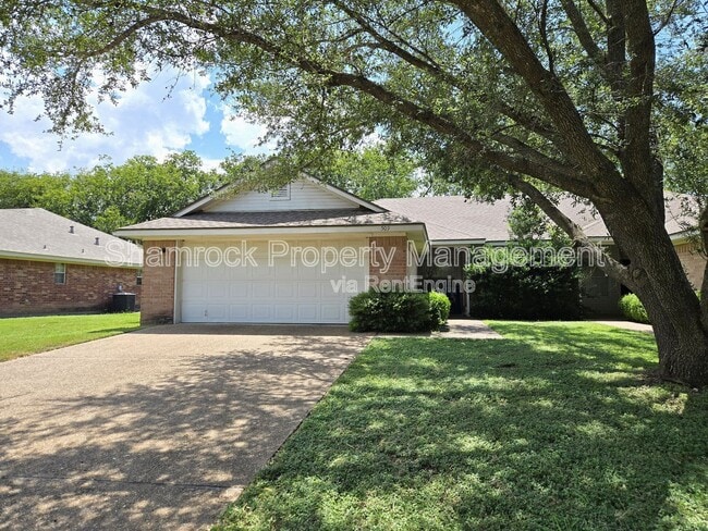 Building Photo - 509 Shady Park Trail Rental