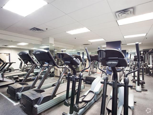 Gimnasio - 2400 Chestnut St