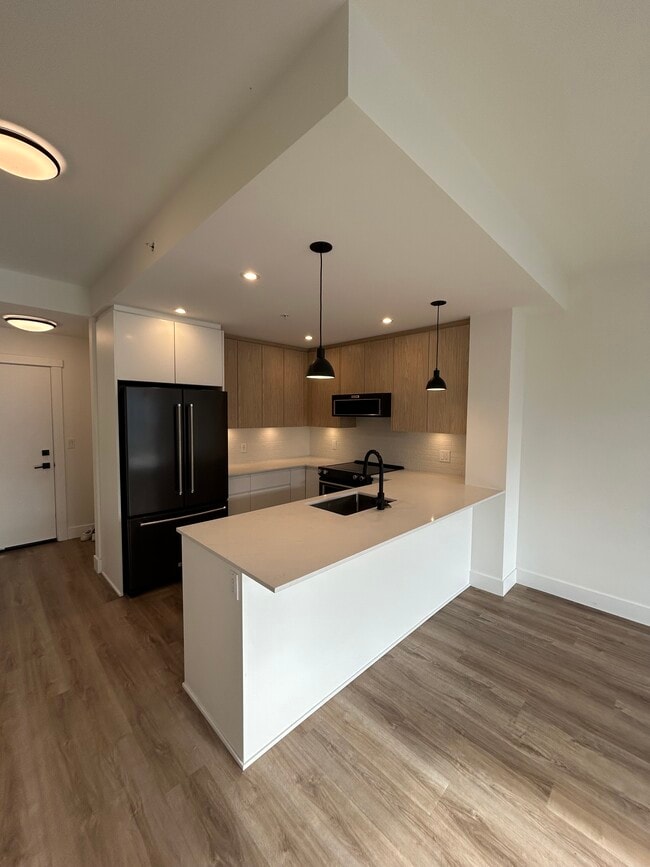 Building Photo - 2180 Kelly Av Unit 2507