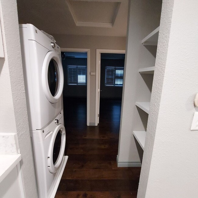 Photo - Charming 2bedroom, 2bath home, Like New near Land Park Area and City College.