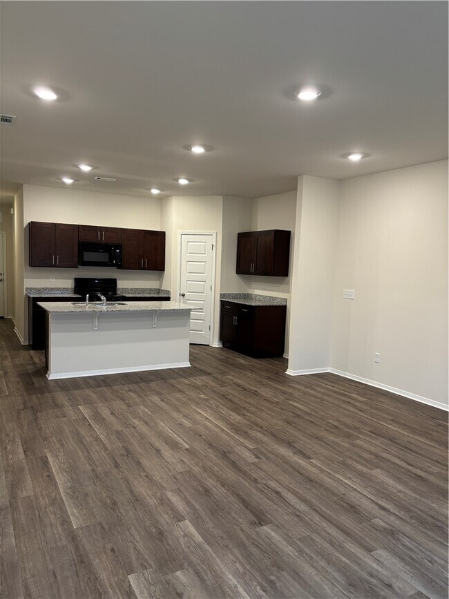 Photo - 6600 NW Altus St