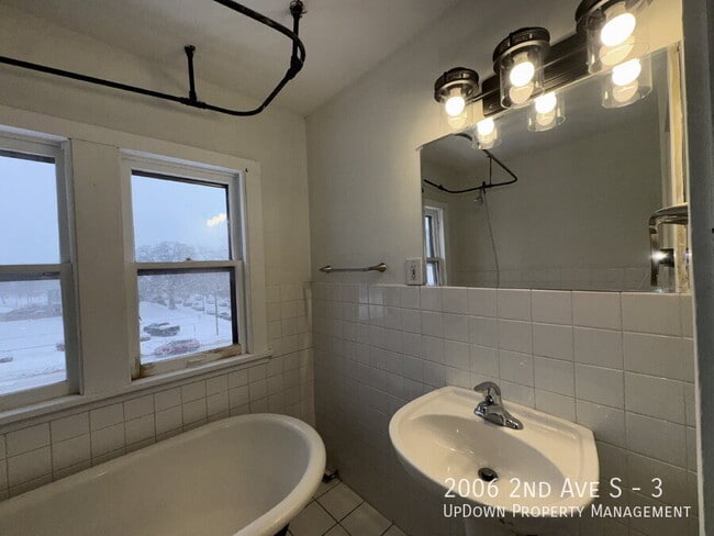 Photo - 2006 2nd Ave S Unit 3