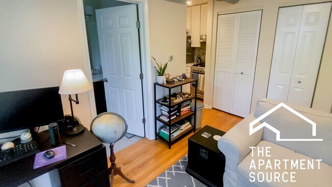 Photo - 2520 W Leland Ave Unit C3