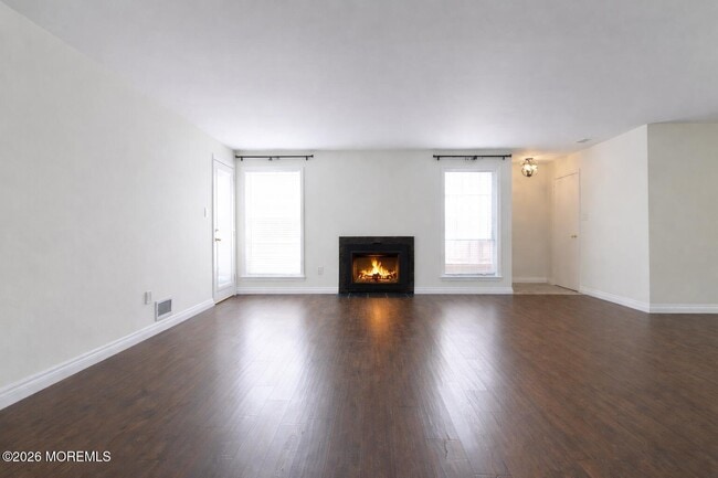 Photo - 455 Hawthorne Pl