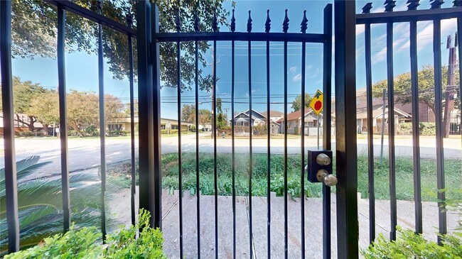 Photo - 328 Malone St