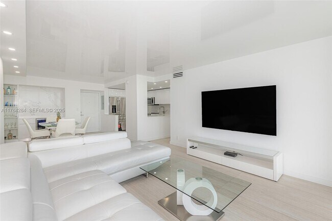 Photo - 100 Bayview Dr Unit 825