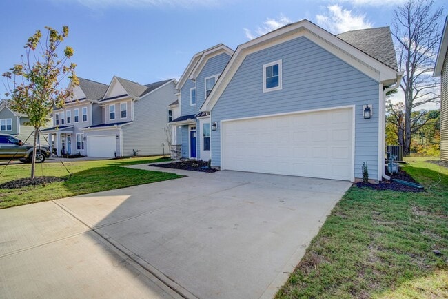 Photo - Gorgeous 4 BR, 3BA, Home with Loft, and 2 ...