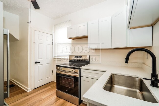 Photo - 4 Bedroom 1 Bathroom Single Family Home Available in Columbus!