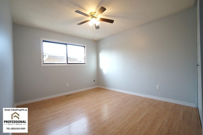 Photo - 17124 101 St NW