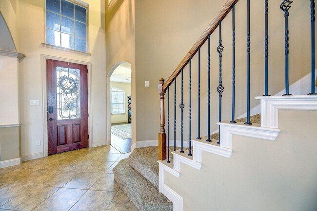 2933 Softwood Cir