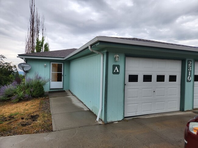 Building Photo - FIF2310 Unit A Rental