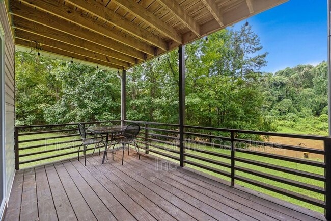 Building Photo - 5988 Quarter Mile Rd Unit #B Rental