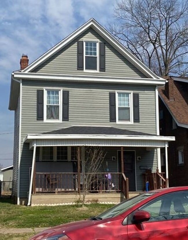 Building Photo - 4 Bedroom 1.5 Bath Central Heat & Air 1 block from Cammack Schools!!