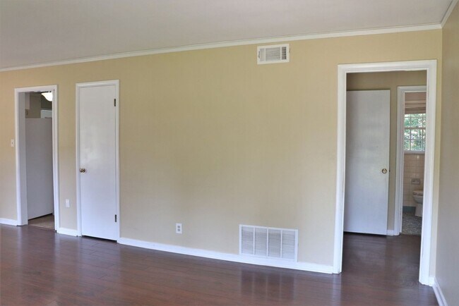 Photo - Charming 3-Bedroom + BONUS SUNROOM