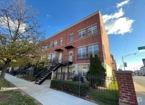 Building Photo - 759 W Evergreen Ave Rental