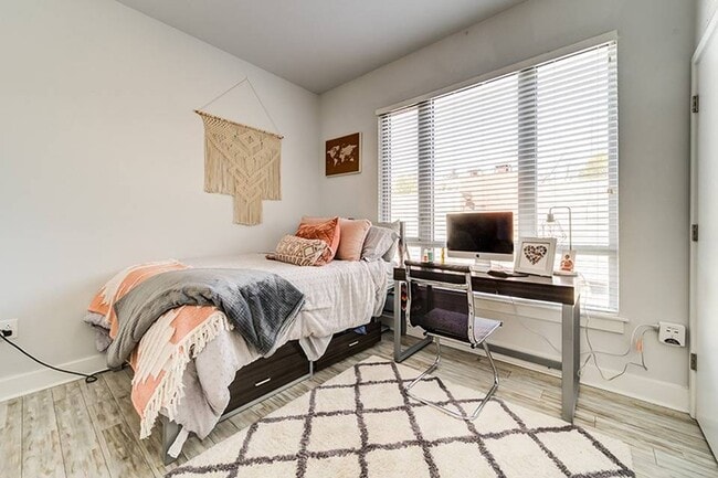 Dormitorio completamente amueblado - Live On Hillsborough