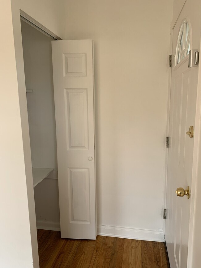 Photo - 5073 Grosse Pointe Ln