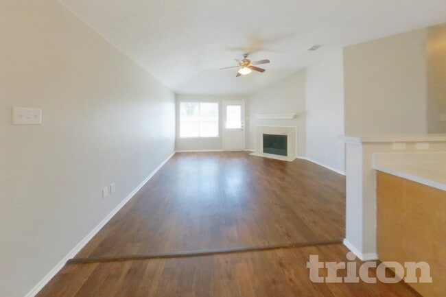 Photo - 1009 Ridge Top Dr