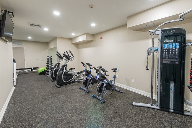 24/7 Fitness Center