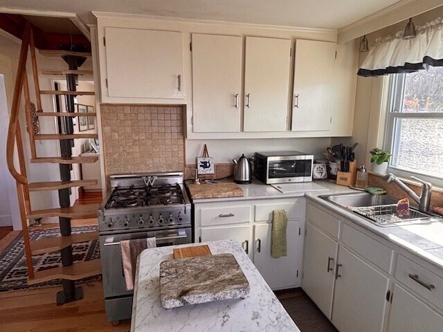 Photo - 215 Standish St