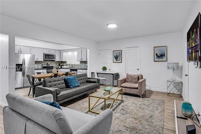 Photo - 977 SW 10th St Unit 977 SW 10th St.  927