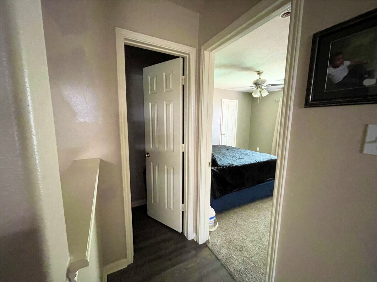 Photo - 2411 Fox River Ln