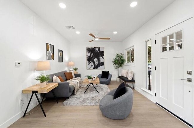 Photo - 3918 Brant St