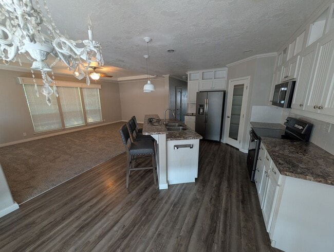 Photo - 1120 Linn Way