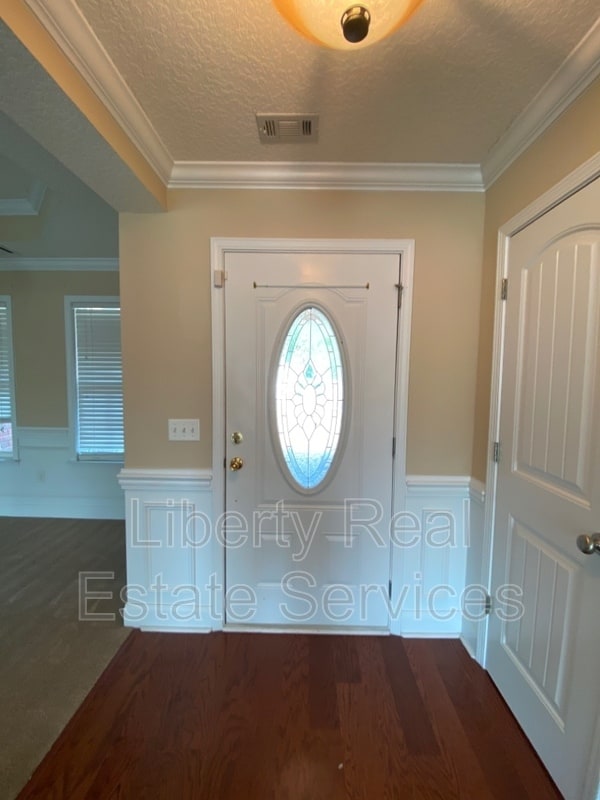 Photo - 178 Winchester Way S.E.