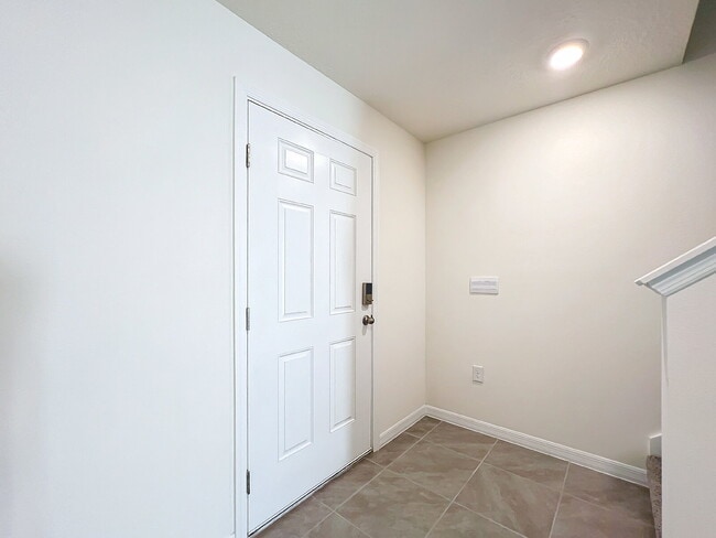 Photo - 5 Bedroom Rental Home with Large Backyard in Ocala Crossings!